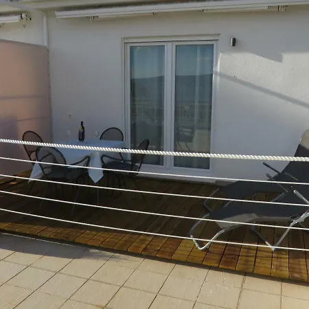 Apartmani Raos Dugi Rat Exterior photo